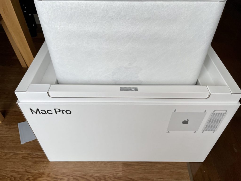 Mac Pro純正箱入り (Late 2013)