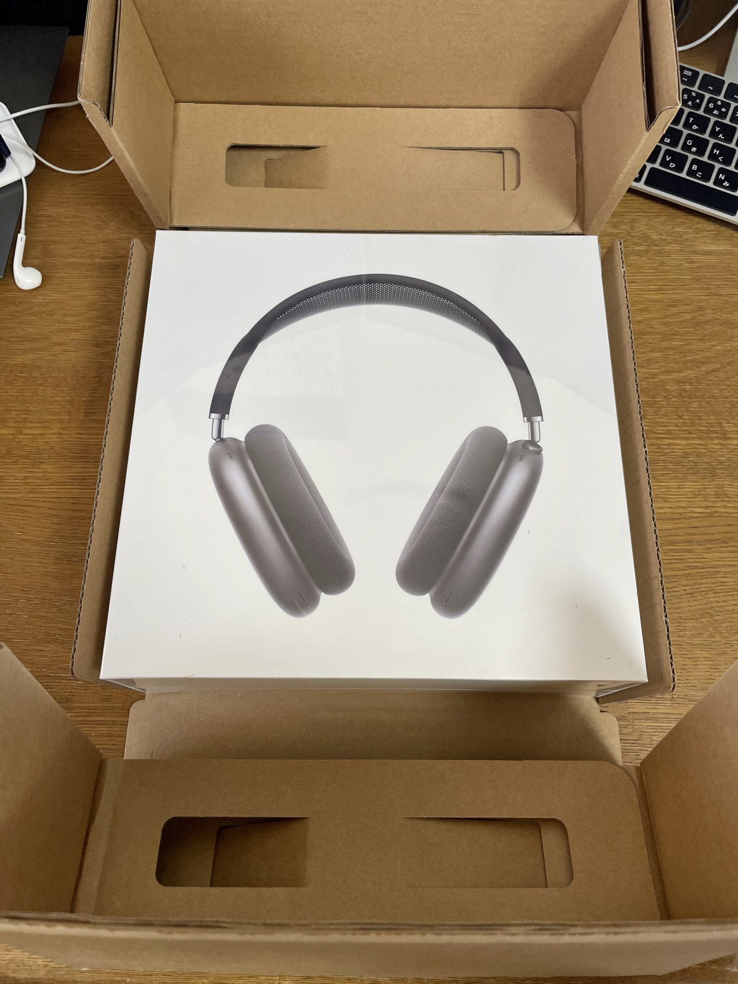 AirPods MAX スペースグレー qlix ケース付き Amazon.co.jp: Apple(アップル) AirPods Max - スペースグレイ
