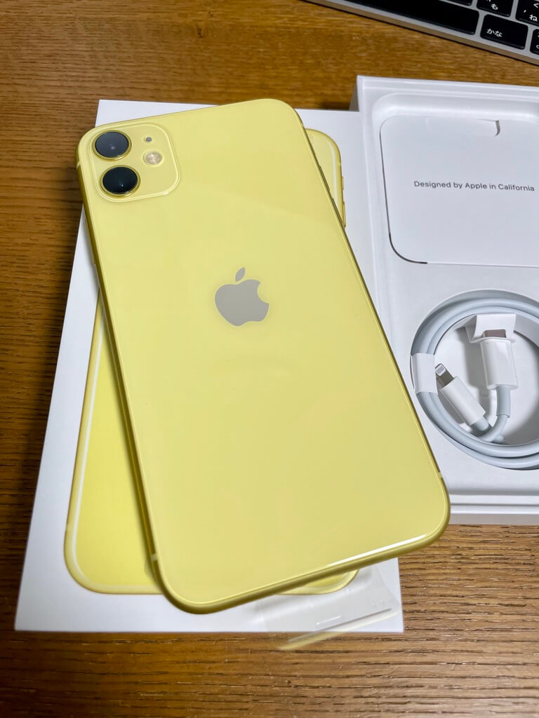 iPhone XR 128GB イエロー　充電器・イヤホン・箱付き